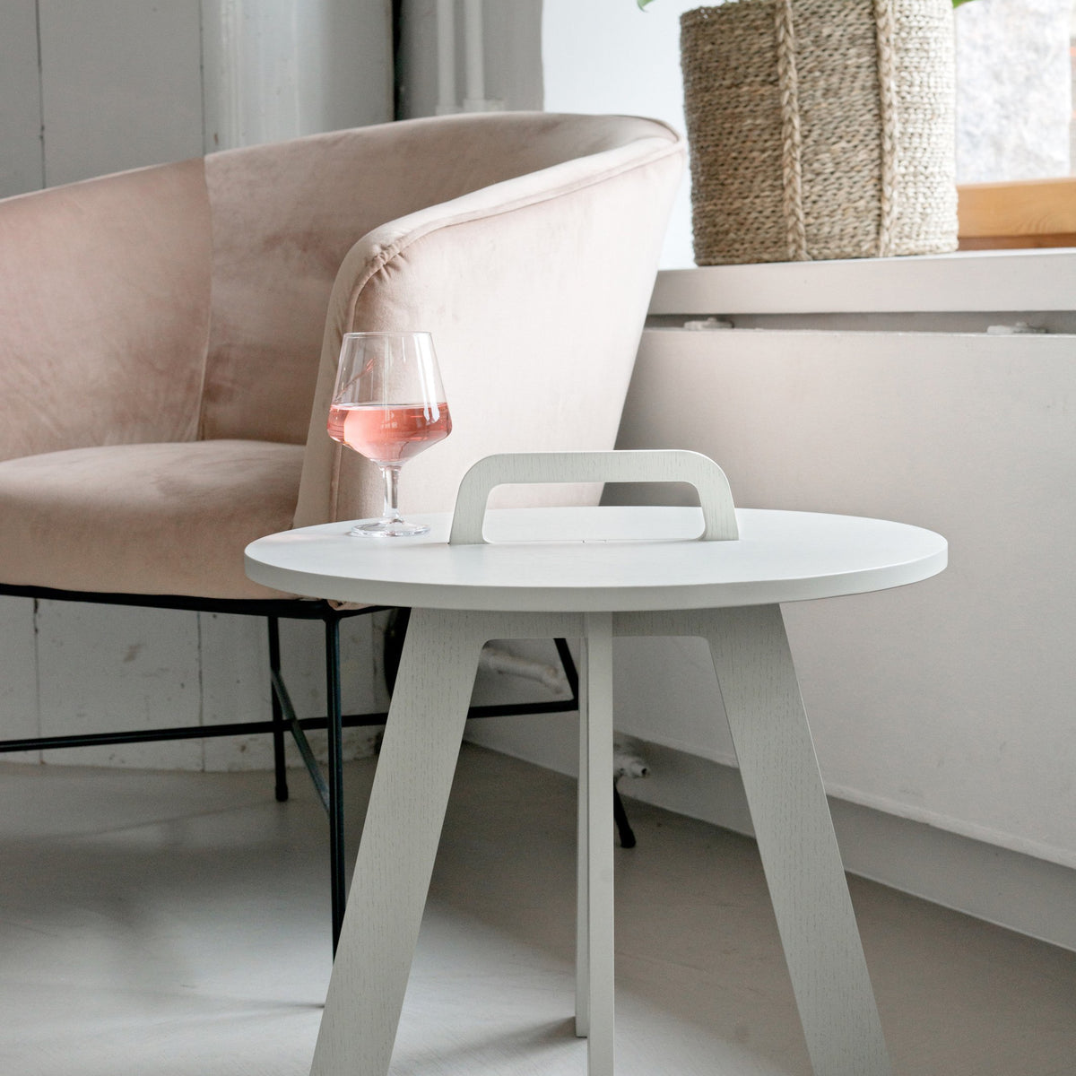 Element table - White – HN Gallery